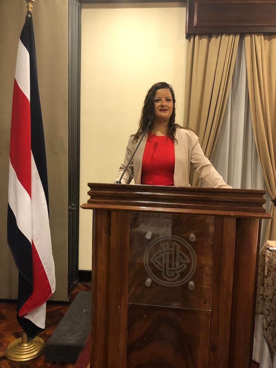 Rebe Bustamante en podio